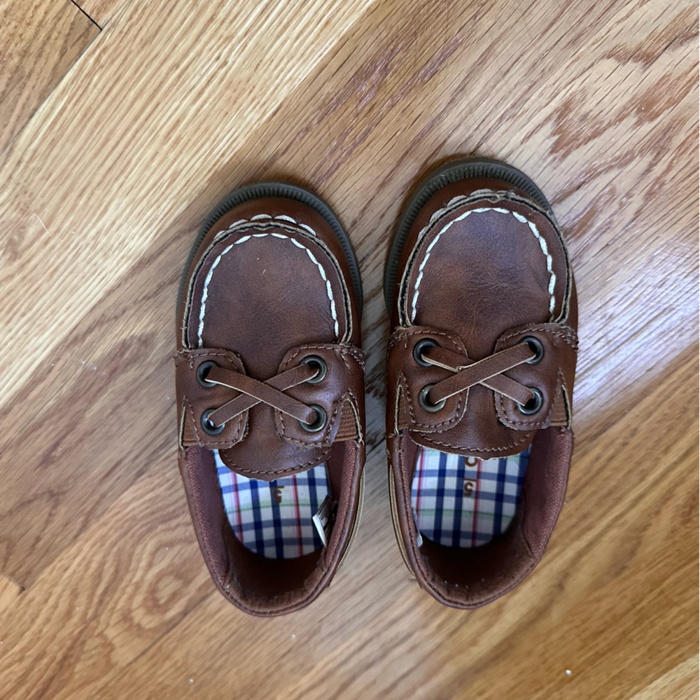 Carters boat shoes size 5. Excellent condition. Worn once!